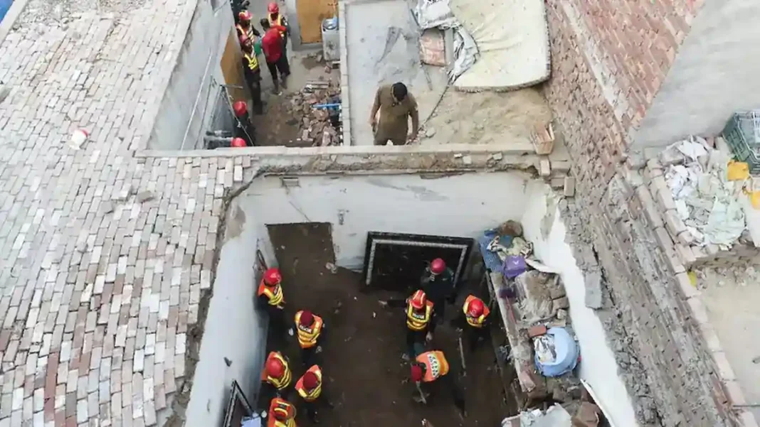 Peshawar school collapse toll reaches 32 as owner arrested, rescue ends Peshawar school collapse toll reaches 32 as owner arrested, rescue ends
