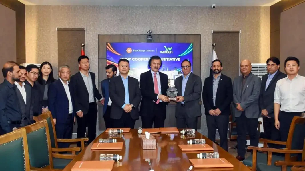 Wateen, StarCharge sign MoU to build Pakistan’s EV charging and battery storage network Officials at the Wateen StarCharge MoU signing ceremony for EV charging in Pakistan