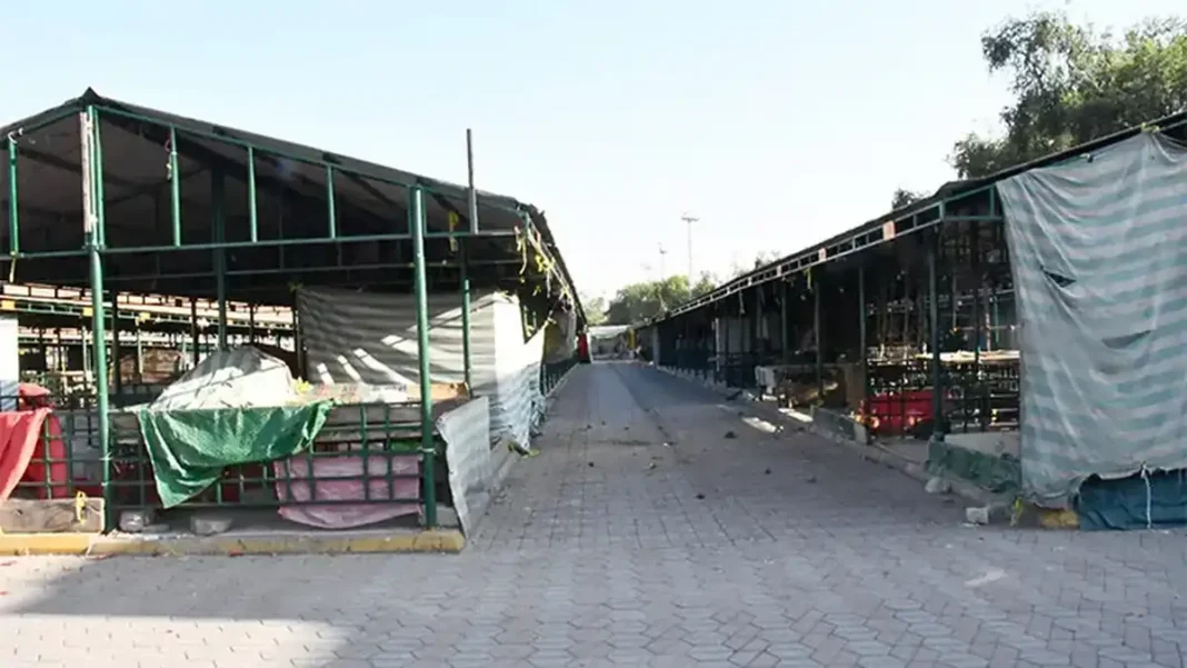 CDA seals Islamabad’s Akhbar Market over Rs10m dues; newspaper supply suspended Sealed newspaper market stalls in Aabpara, Islamabad - Akhbar Market sealed
