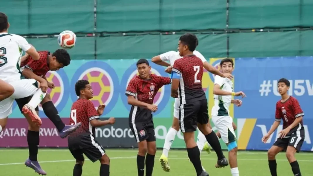 Kaleemullah Four Goals Power Pakistan Past Tonga Pakistan under-15 players in action — Kaleemullah four goals