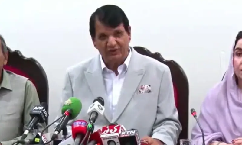 Muqam Says No Governor’s Rule in KP for Now, Calls Province ‘Abandoned’ by PTI Government Amir Muqam addressing a press conference on governor's rule in KP