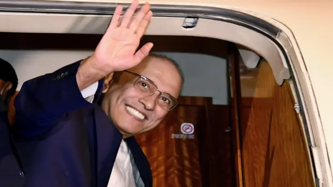 President Zardari Begins Three-Day Germany Visit for Trade-Focused Talks President Asif Ali Zardari waving from an aircraft door. Zardari Germany visit for trade-focused talks.