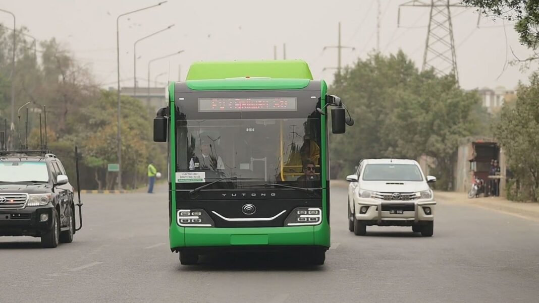 Punjab rolls out electric buses on two Gujranwala routes Electric buses launched on two routes in Gujranwala, Punjab