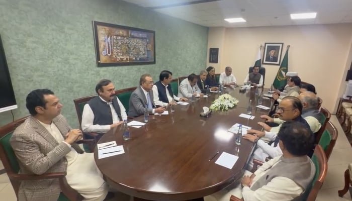 Government, PTI Hold Second Round of Talks Ahead of October 4 Long March Government and PTI delegations in the second round of govt-PTI talks in Islamabad