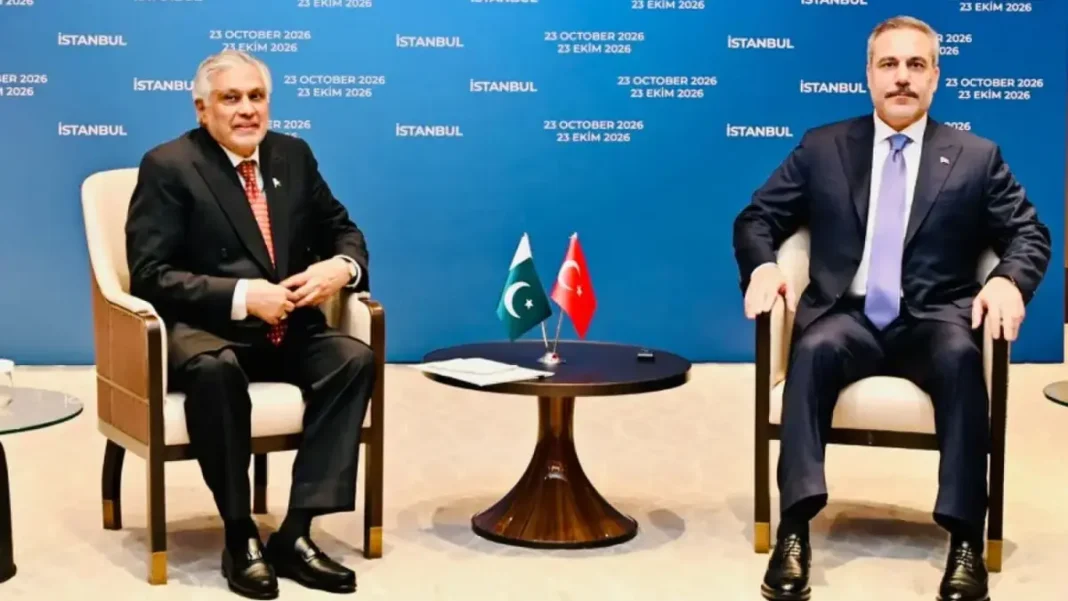 Ishaq Dar Meets Turkish, Egyptian Foreign Ministers on Sidelines of Istanbul Talks