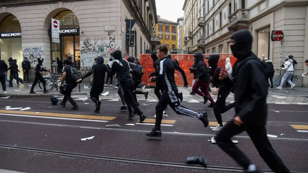 Milan Protests Over Cost of Living Italy Milan protests cost of living - protesters