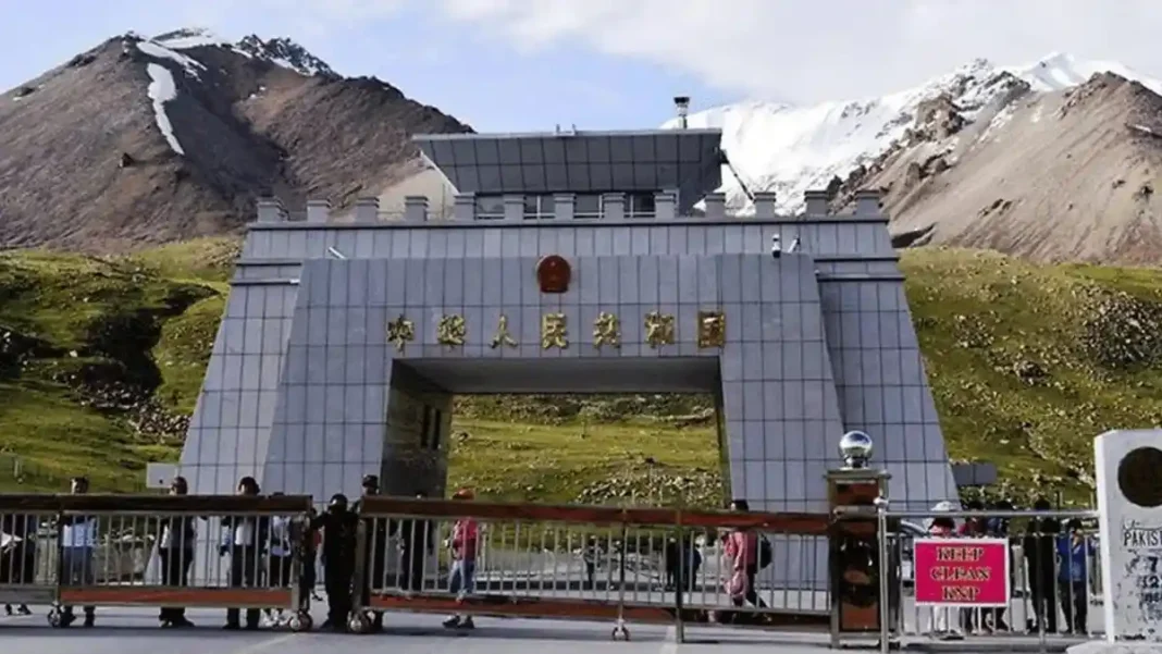 Pakistan, China Open Sost-Khunjerab Green Channel The Khunjerab Pass border gate — Sost-Khunjerab green channel