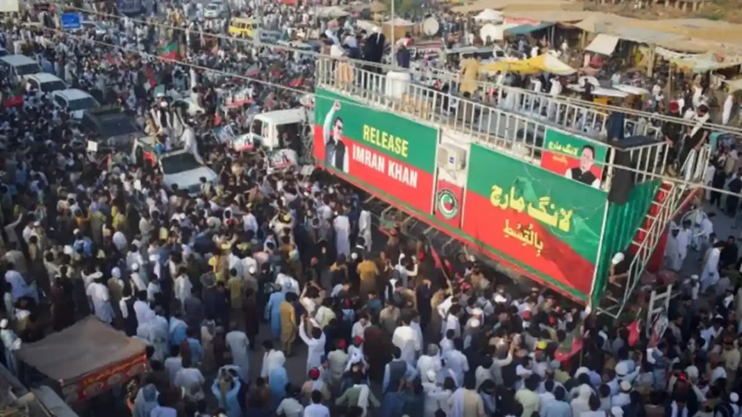 PTI KP Parliamentary Party Backs Gohar, Rejects Talk of Splits PTI supporters at a rally, PTI KP parliamentary party