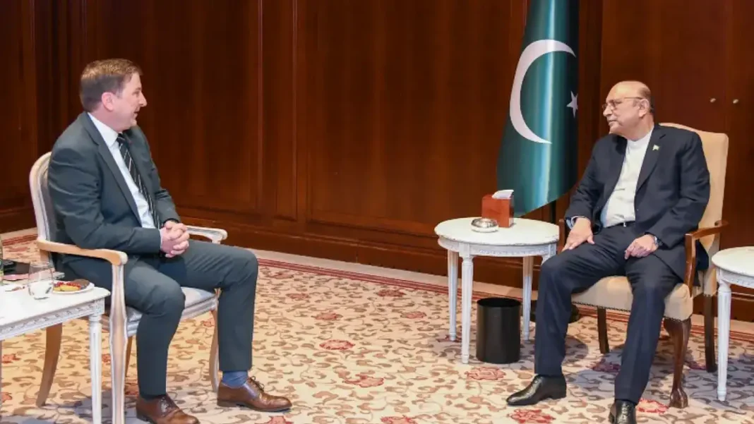 Siemens Pledges Stronger Support for Pakistan’s Healthcare After Berlin Meeting With Zardari Siemens Pakistan healthcare: President Zardari meets a Siemens executive in Berlin