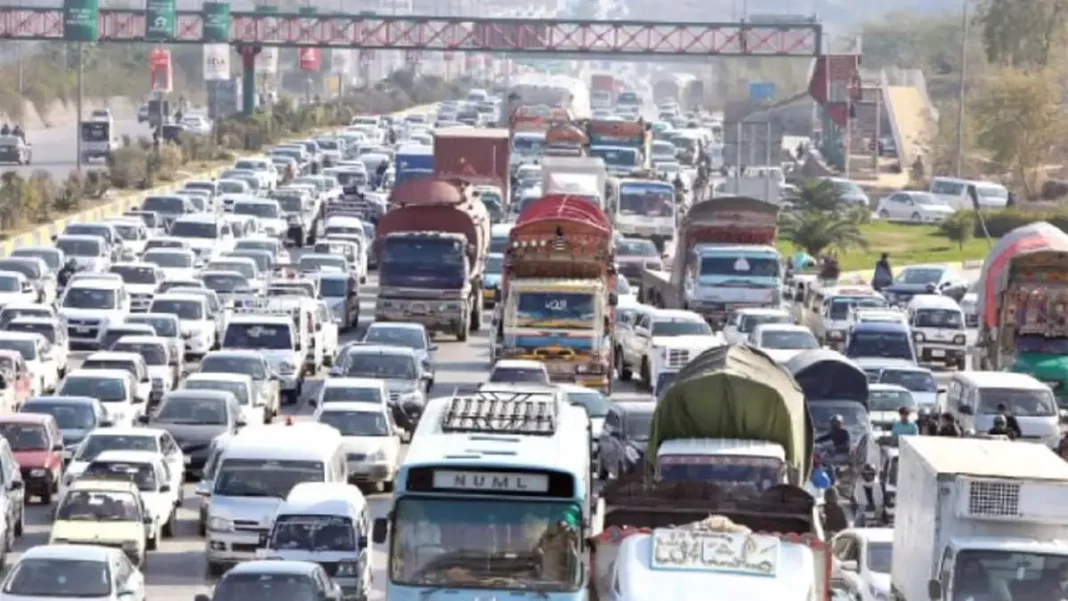 Islamabad Closes Rawal Dam Chowk–Kashmir Chowk Road Until Further Notice Heavy traffic near Kashmir Chowk during the Rawal Dam Chowk road closure