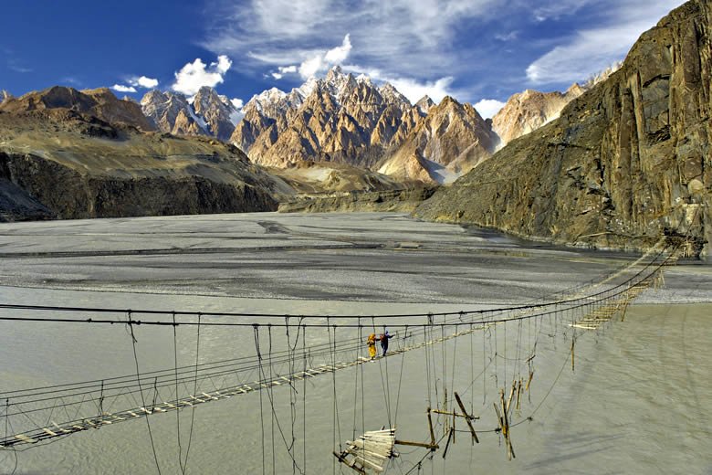 Hussaini Suspension Bridge: Why You Should Visit & When to Go | Explore Pakistan Hussaini Suspension Bridge: Why You Should Visit & When to Go | Explore Pakistan