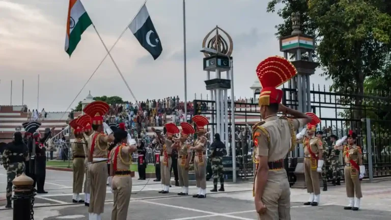 Which Country Is in the East of Pakistan? (Answered with Map Facts)