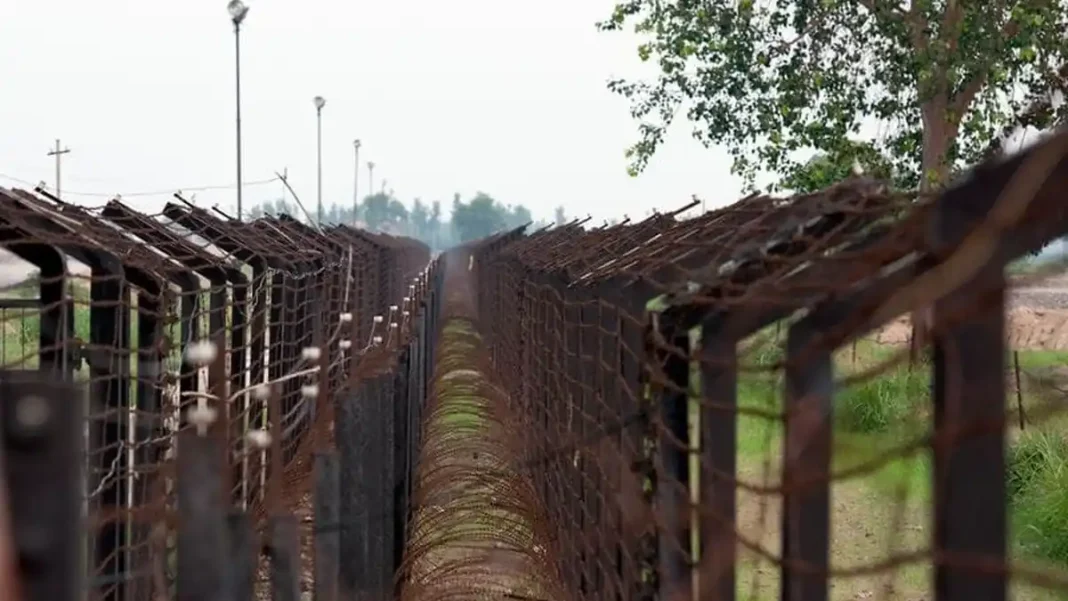 India–Pakistan Border Length: The 3,323 km Figure, Measured Segment by Segment India Pakistan border fence with barbed wire