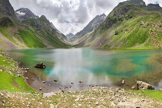 Izmis Lake: Where Mountains Double Izmis Lake: Where Mountains Double