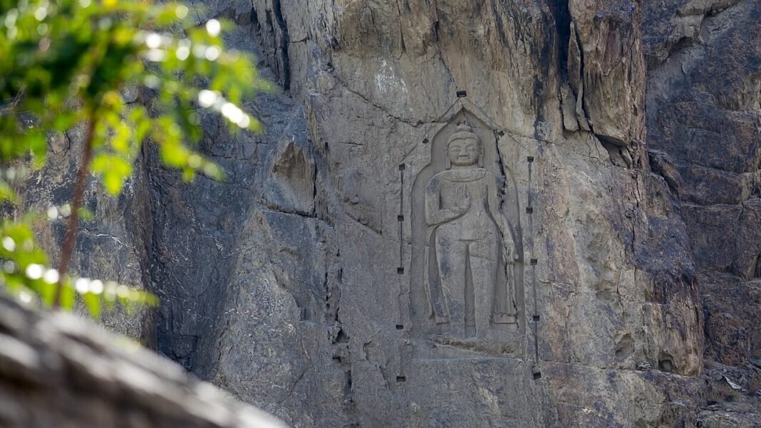 Kargah Buddha, Gilgit: Why You Should Visit & When to Go | Explore Pakistan Kargah Buddha, Gilgit: Why You Should Visit & When to Go | Explore Pakistan