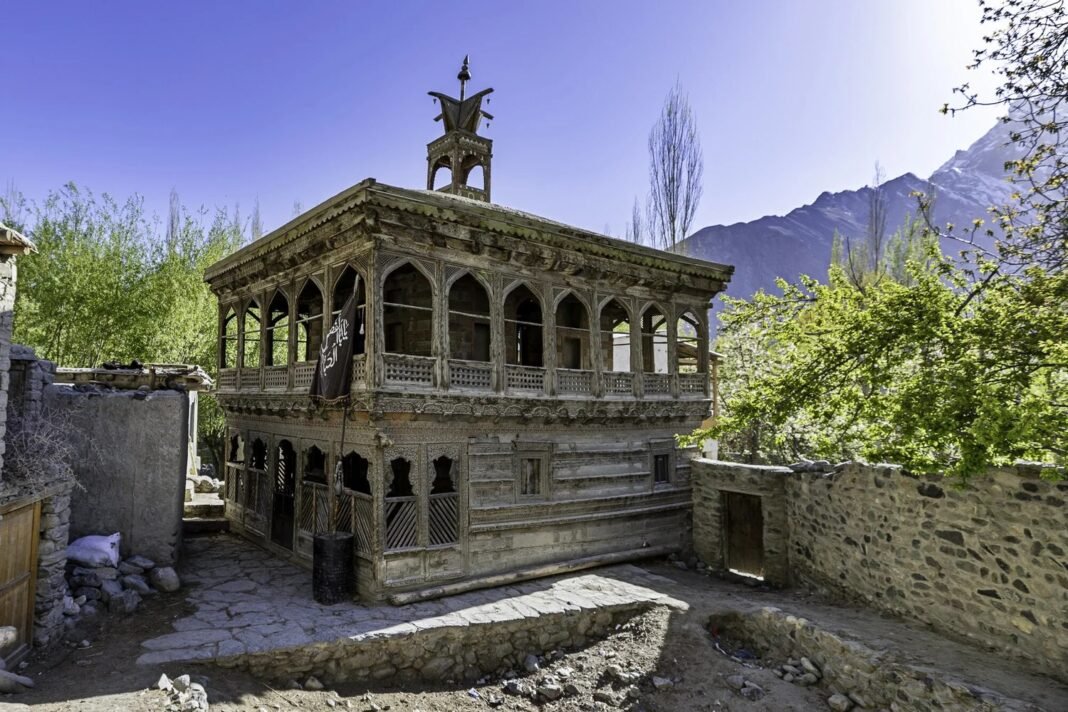 Khilingrong Mosque: Why You Should Visit & When to Go | Explore Pakistan Khilingrong Mosque: Why You Should Visit & When to Go | Explore Pakistan