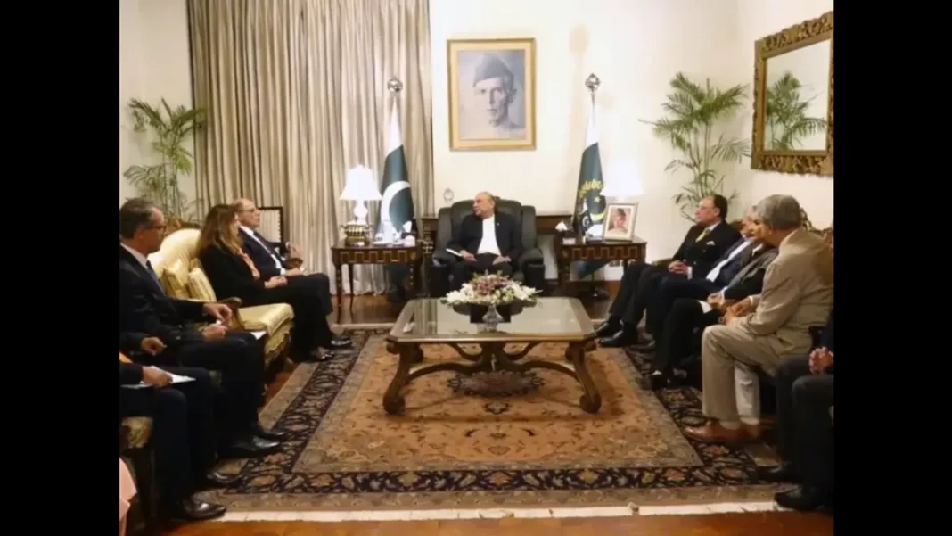 Zardari meets IMF delegation, commits to fiscal reforms