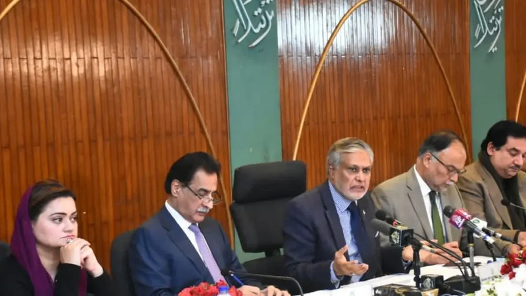 Dar, Rana Sanaullah Meet AJK PM Gilani on Development Dar Sana meet AJK PM Gilani - Ishaq Dar at official meeting