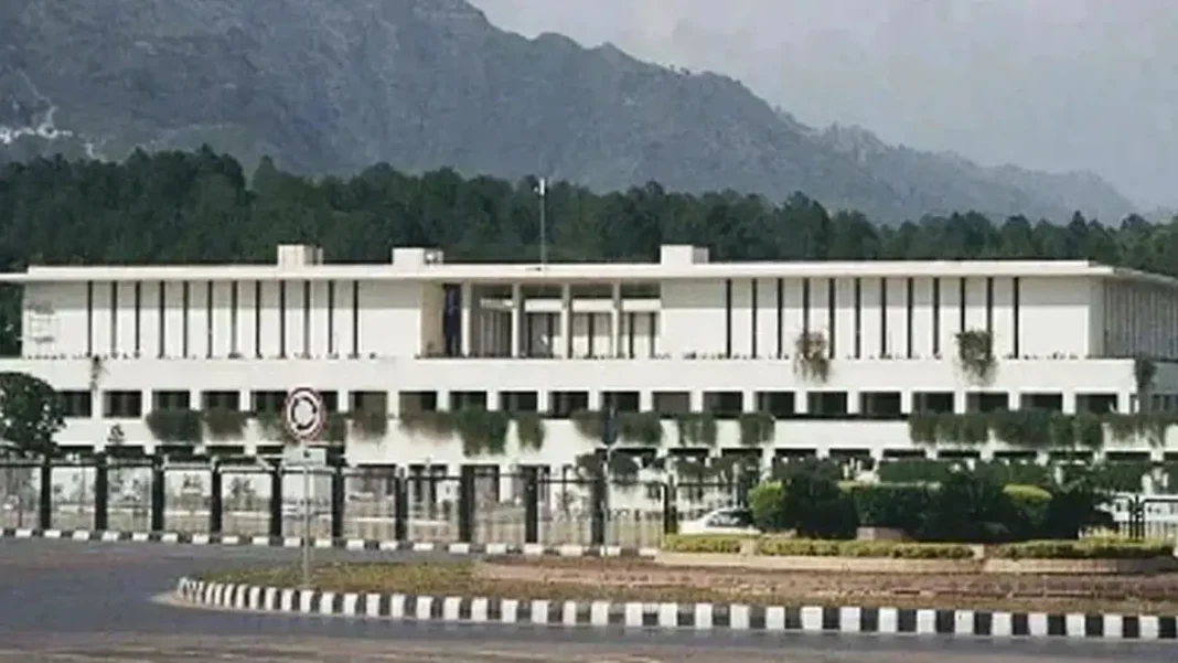 Govt Tightens Employment Rules for Dual-National Bureaucrats dual national bureaucrats Pakistan — Govt Tightens Rules for Dual-National Bureaucrats