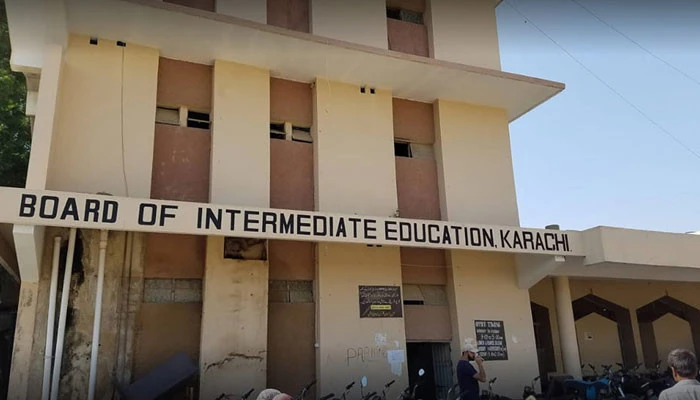 Karachi Board Warns Students Over Fake Website Scam DRAFT — Feature Pakistan fake website scam
