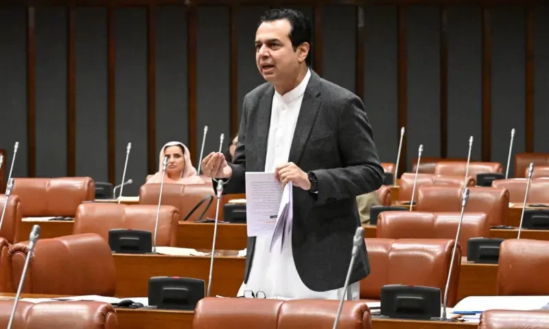 DRAFT — Feature Pakistan DRAFT — Feature Pakistan quarterly gas pricing