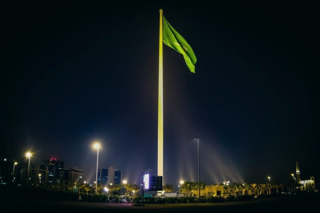 Khawaja Asif: Pakistan Will Defend Saudi Arabia Against Any Threat Khawaja Asif: Pakistan Will Defend Saudi Arabia Against Any Threat (Pakistan defend Saudi Arabia)