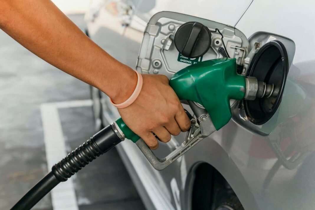 Govt Cuts Petrol Price to Rs387.40, Diesel to Rs400.35 Per Litre