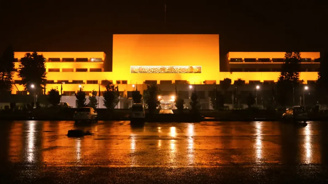 Form of Government in Pakistan: Why It’s Parliamentary Members of Pakistan's National Assembly during a parliamentary session