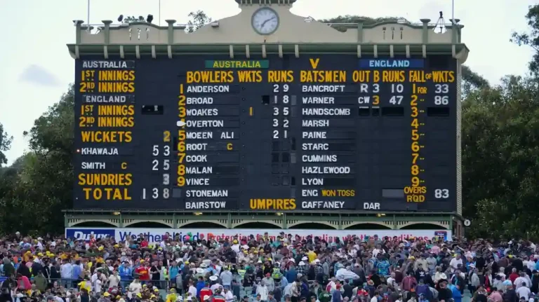 Pak vs Aus Live Score in Detail: Reading Scorecards Like an Analyst