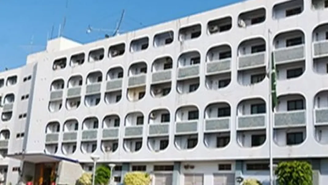 پاکستان کا موجودہ وزیر خارجہ: مکمل تعارف Pakistan Foreign Office building Islamabad