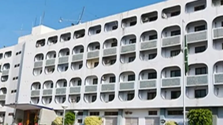 پاکستان کا موجودہ وزیر خارجہ: مکمل تعارف