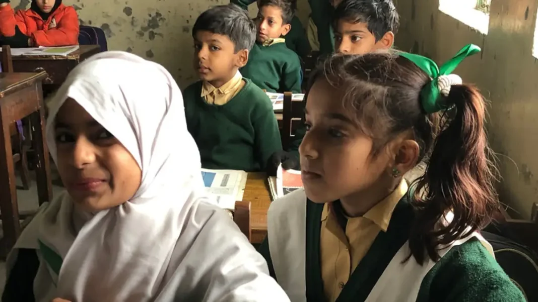 Human Rights Problems in Pakistan: What Is Being Done to Fix Them Schoolchildren in a Pakistani classroom