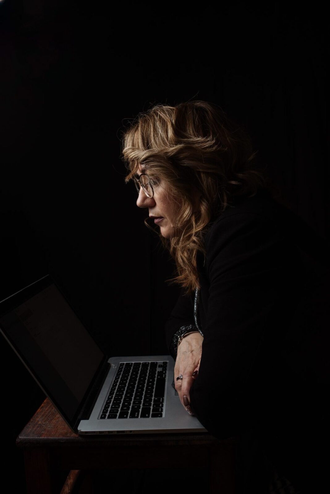 Can Women Work Night Shifts? Laws Explained