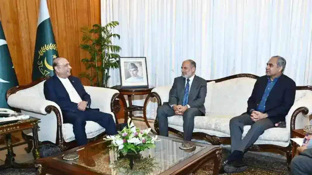 Zardari Meets Makkah Defence Pact Secretary-General Zardari meets Nauman Mahmood, secretary-general of the Makkah defence pact, at Aiwan-e-Sadr